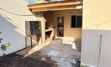 HERMOSA CASA REFACCIONADA A NUEVA EN HERMOSA ZONA DE BELLA VISTA!!