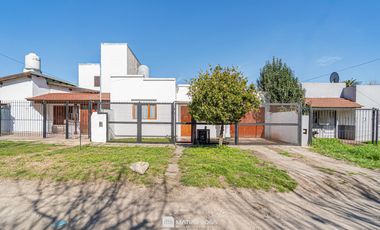 Venta - Casa 4 ambientes - Reciclada - Parque - El Progreso