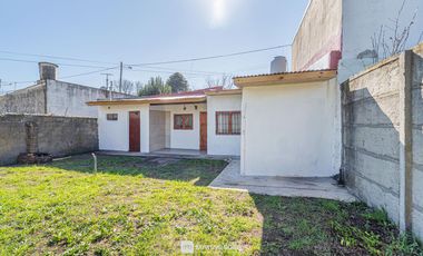 Venta - Casa 4 ambientes - Reciclada - Parque - El Progreso