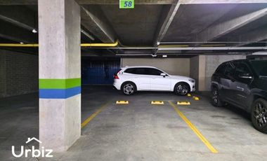 Arriendo Apartamento Amoblado de 149 m² con Balcón en Chico Reservado