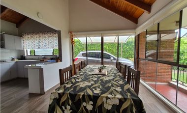 Venta casa campestre en Chinauta condominio exclusivo 1.510 m²