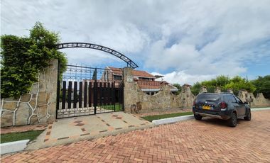 Venta casa campestre en Chinauta condominio exclusivo 1.510 m²