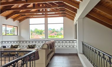 Venta casa campestre en Chinauta condominio exclusivo 1.510 m²