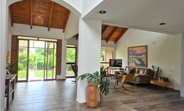 Venta casa campestre en Chinauta condominio exclusivo 1.510 m²