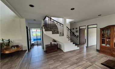 Venta casa campestre en Chinauta condominio exclusivo 1.510 m²