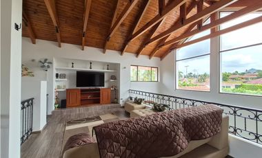 Venta casa campestre en Chinauta condominio exclusivo 1.510 m²