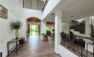 Venta casa campestre en Chinauta condominio exclusivo 1.510 m²