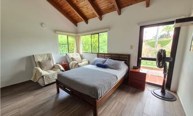 Venta casa campestre en Chinauta condominio exclusivo 1.510 m²