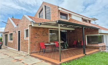 Venta casa campestre en Chinauta condominio exclusivo 1.510 m²