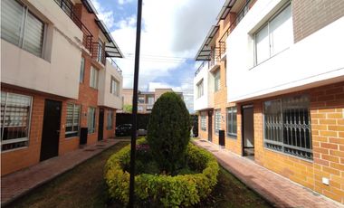 ACSI 1409. Hermosa casa en venta, Campiñas del Sol, Mosquera.