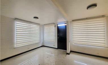 ACSI 1409. Hermosa casa en venta, Campiñas del Sol, Mosquera.