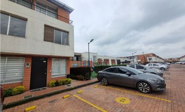 ACSI 1409. Hermosa casa en venta, Campiñas del Sol, Mosquera.
