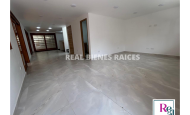 Casa Medianera en Unidad Cerrada