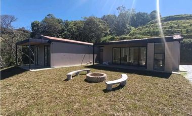 Casa finca para estrenar, en Marinilla Vereda Las Mercedes 