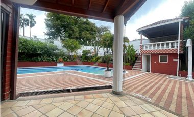 ALQUILO ESPECTACULAR CASA EN CONDOMINIO MACONDO CERRITO PEREIRA FQ
