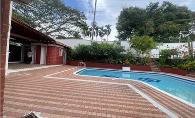 ALQUILO ESPECTACULAR CASA EN CONDOMINIO MACONDO CERRITO PEREIRA FQ