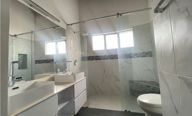 ALQUILO ESPECTACULAR CASA EN CONDOMINIO MACONDO CERRITO PEREIRA FQ