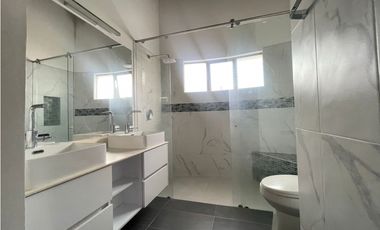 ALQUILO ESPECTACULAR CASA EN CONDOMINIO MACONDO CERRITO PEREIRA FQ