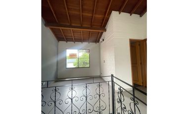 ALQUILO ESPECTACULAR CASA EN CONDOMINIO MACONDO CERRITO PEREIRA FQ