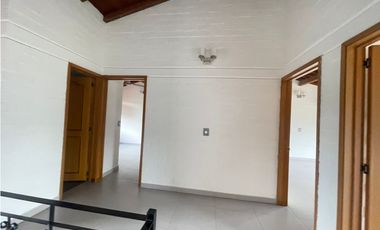 ALQUILO ESPECTACULAR CASA EN CONDOMINIO MACONDO CERRITO PEREIRA FQ