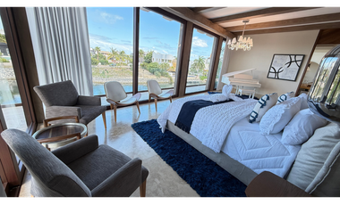 Casa en venta Puerto Cancún frente al canal con muelle