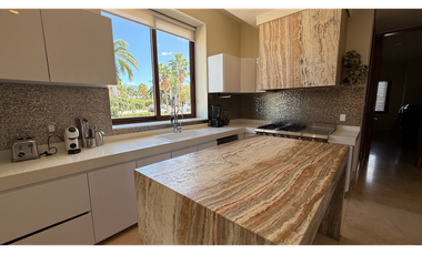 Casa en venta Puerto Cancún frente al canal con muelle