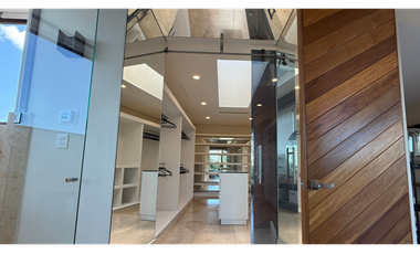 Casa en venta Puerto Cancún frente al canal con muelle