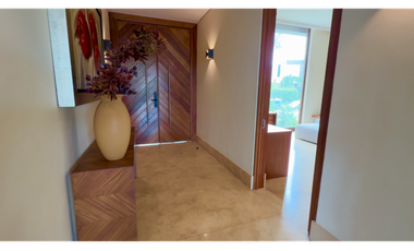 Casa en venta Puerto Cancún frente al canal con muelle