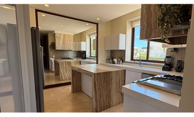 Casa en venta Puerto Cancún frente al canal con muelle