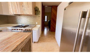 Casa en venta Puerto Cancún frente al canal con muelle
