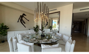 Casa en venta Puerto Cancún frente al canal con muelle