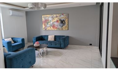 En venta casa de 5 habitaciones urb. Altos de Manta Beach