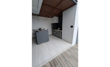 En venta casa de 5 habitaciones urb. Altos de Manta Beach