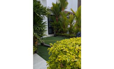 En venta casa de 5 habitaciones urb. Altos de Manta Beach