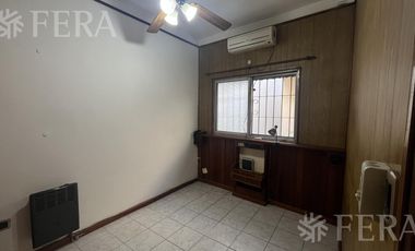 Alquiler de PH 3 ambientes con terraza en Villa Dominico