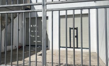 Se renta Local sobre Av Sombrerete, Col las Americas de 100 m2. Queretaro