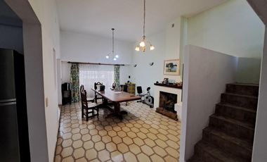 Casa de 3 dormitorios patio con pileta, quincho y cochera en  la cuidad de Diamante - Entre Rios