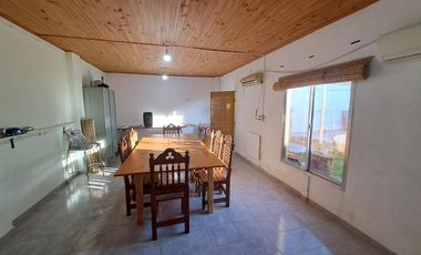 Casa de 3 dormitorios patio con pileta, quincho y cochera en  la cuidad de Diamante - Entre Rios