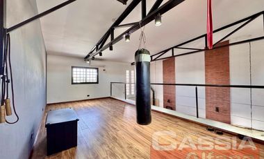 DEPARTAMENTO EN PH PLANTA ALTA TIPO LOFT 3 AMBIENTES CON TERRAZA PROPIA AL FRENTE