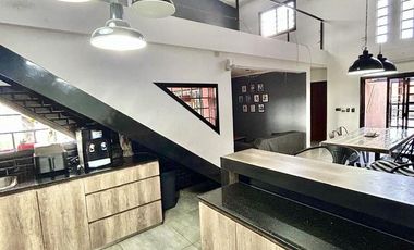 DEPARTAMENTO EN PH PLANTA ALTA TIPO LOFT 3 AMBIENTES CON TERRAZA PROPIA AL FRENTE