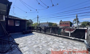 DEPARTAMENTO EN PH PLANTA ALTA TIPO LOFT 3 AMBIENTES CON TERRAZA PROPIA AL FRENTE