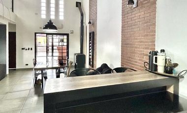 DEPARTAMENTO EN PH PLANTA ALTA TIPO LOFT 3 AMBIENTES CON TERRAZA PROPIA AL FRENTE