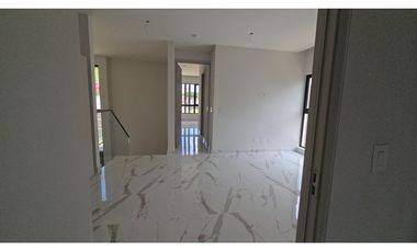 Venta de Casa  nueva  en Albrook 9