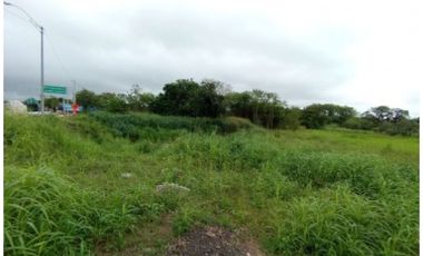 Venta de Terreno Comercial frente a Novey, Chitré, Vía Principal