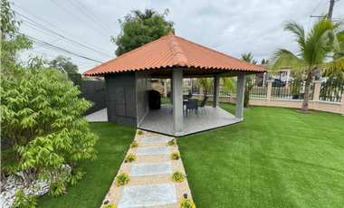 SE VENDE CASA EN VILLA LUCRE URB. ALTOS DE SAN RAFAEL CON PISCINA