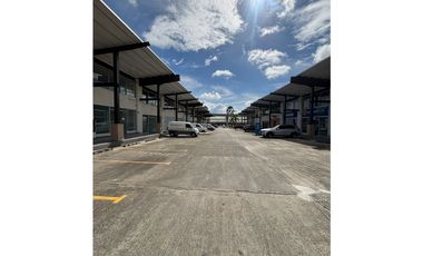 ALQUILER LOCAL COMERCIAL EN MILLA 8 - SG