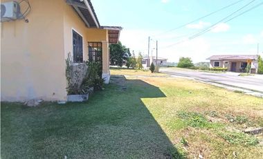 ALQUILO CASA 3HAB/2BA+A/A