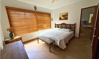 VENTA DE CASA CON PISCINA EN CORONADO (13)