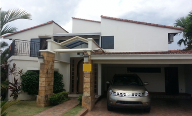 ALTOS DE BETANIA / 400M / 3 HABITACIONES / 2 NIVELES / 4 PARKING