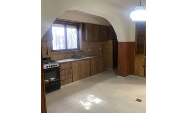 CHALET 6 AMBIENTES APTO PROFESIONAL- RAWSON 2800